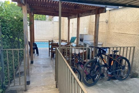 f6c33f89-7240-4b4a-b6b1-471a53f60c43