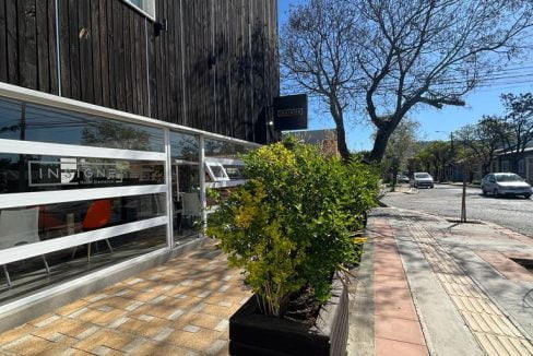 Arriendo local con patente de alcohol y resolución sanitaria en Talca