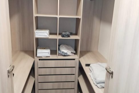 4928aaaa-1b6a-4122-8b76-a267771eabfd