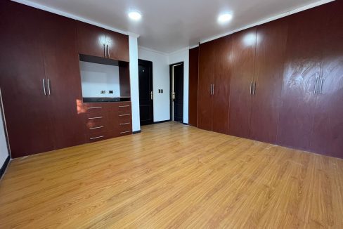 8eaeecaa-0442-4ccb-bd48-5e4207bb9a6e