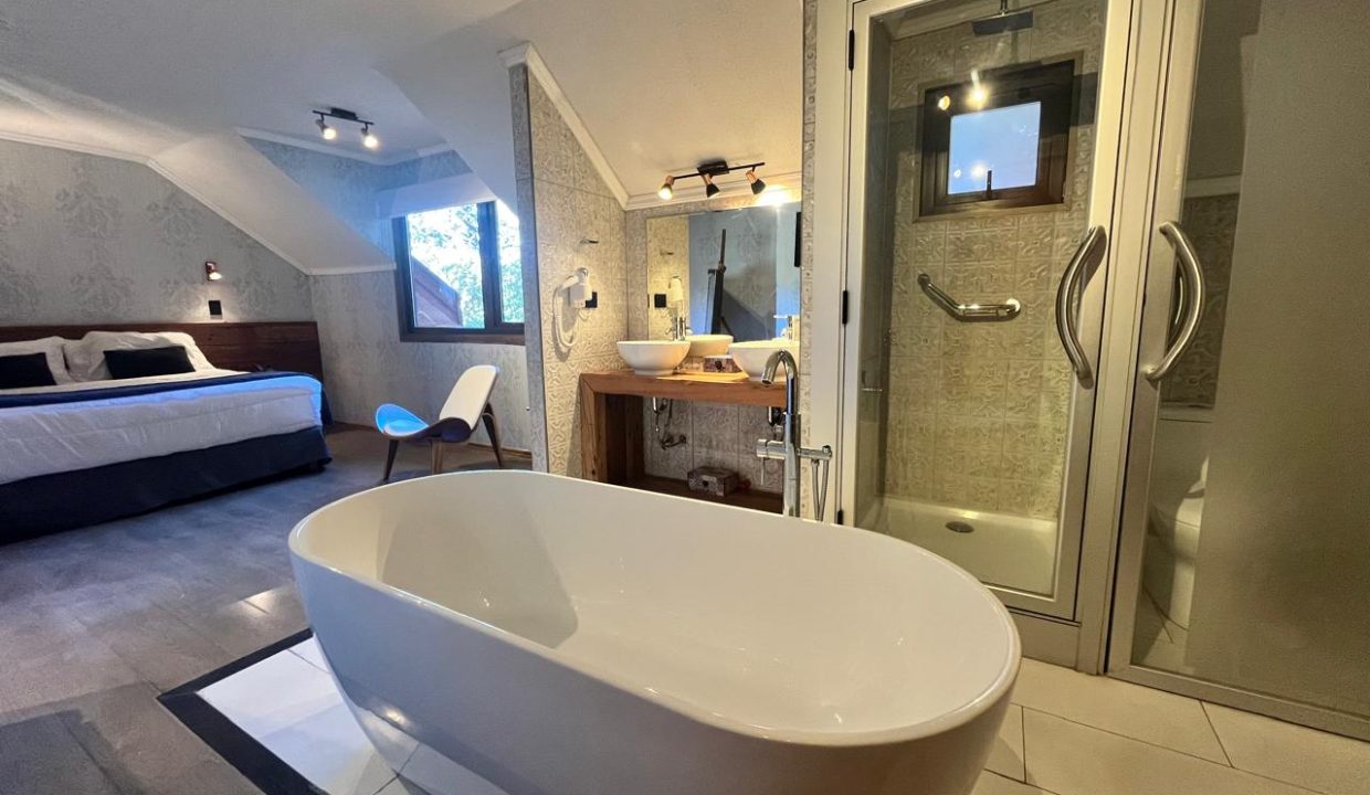 f6cbece6-4fc2-44f8-8f91-55ff183fd5f7